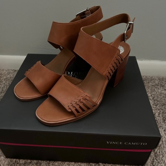 Vince Camuto Shoes - Vince camuto brown sandals size 7